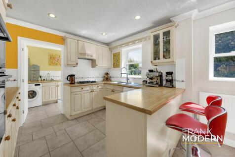 Kitchen / Breakfast Nook