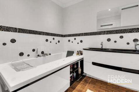En-Suite (Bedroom One)