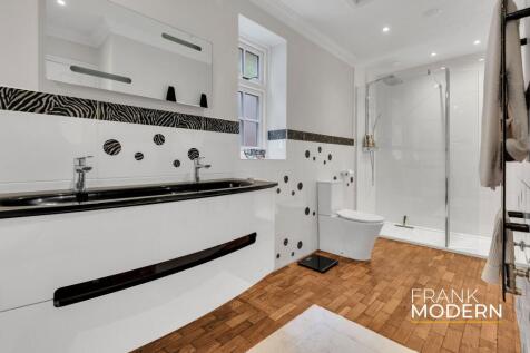 En-Suite (Bedroom One)