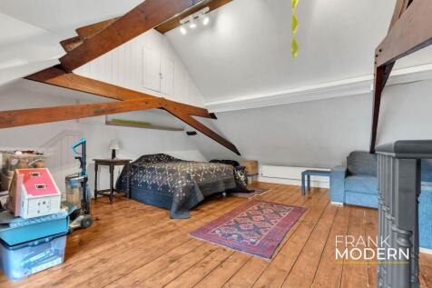 Hayloft Bedroom/Games Room