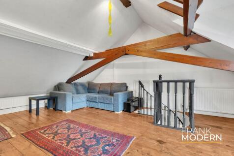 Hayloft Bedroom/Games Room