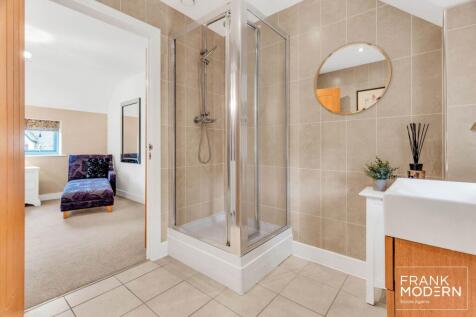 En-Suite (Bedroom One)