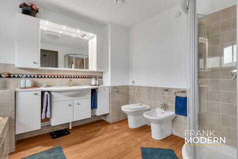 Bedroom One En-Suite