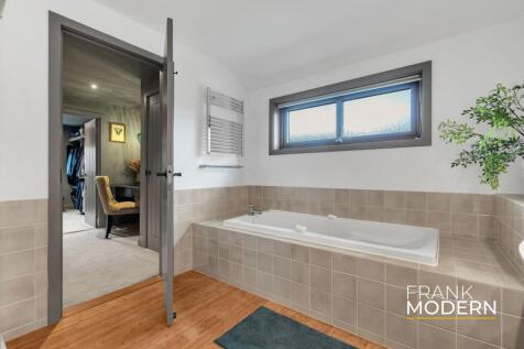 Bedroom One En-Suite