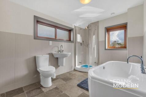 Bedroom Two En-Suite