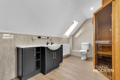 Bedroom One En-Suite