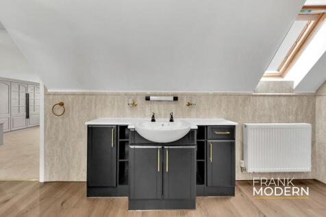 Bedroom One En-Suite