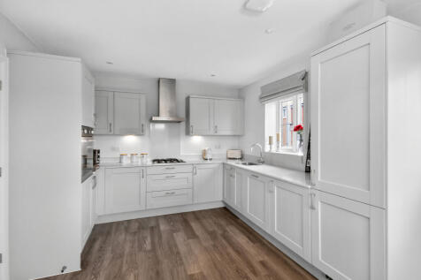 1equestraincourtlarge7