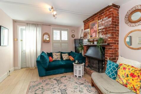 Sitting/dining room