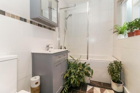 Bath/shower room