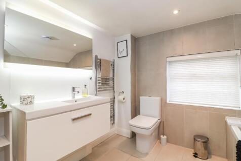 Bath/shower room