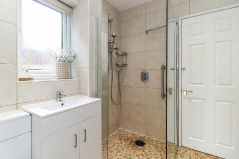 Ground floor shower 