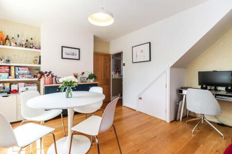 Family/dining room