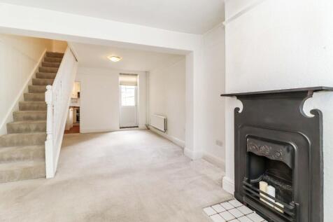 Sitting/dining room