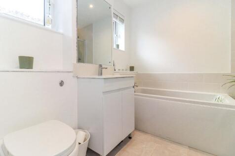 Bath/shower room