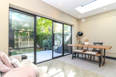 Dining/family room