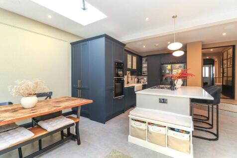 Kitchen/breakfast rm