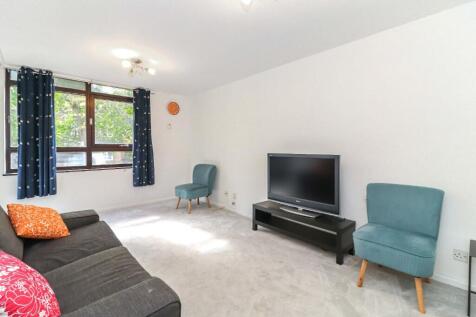 Sitting/dining room