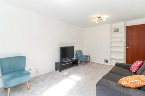 Sitting/dining room