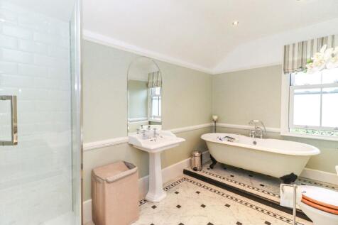 Bath/shower room