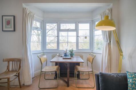 6_Howard_Court005.jpg
