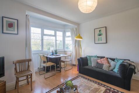 6_Howard_Court006.jpg
