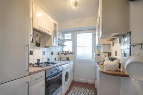 6_Howard_Court010.jpg
