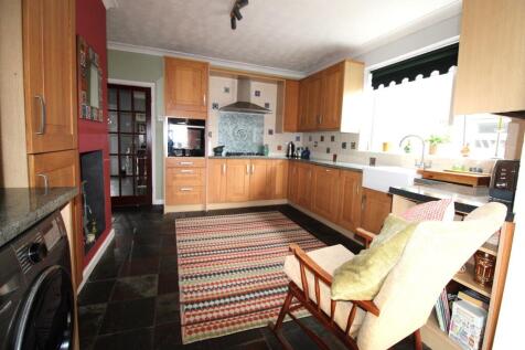 Open Plan Kitchen/ Breakfast Area