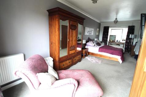 Spacious Master Bedroom