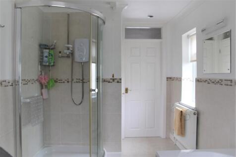 Jack &amp; Gill En-suite Bathroom 