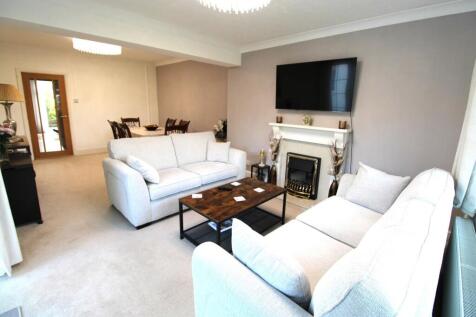 Open Plan Lounge/Dining Area