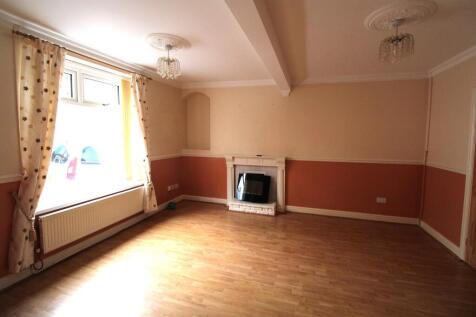 Spacious Open-Plan Lounge