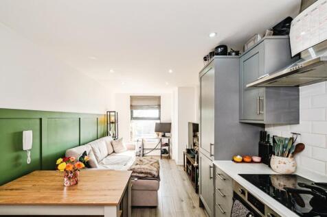 Lounge / Kitchen