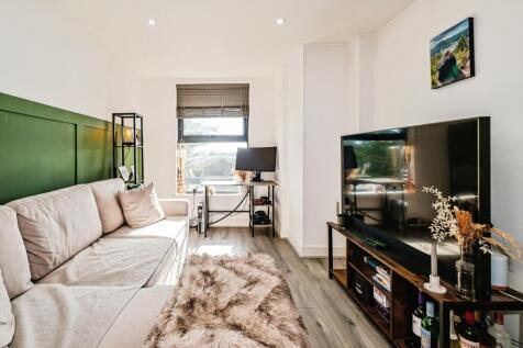 Lounge / Kitchen
