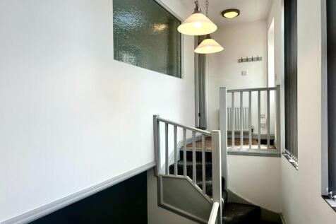 Stairwell 2.jpg