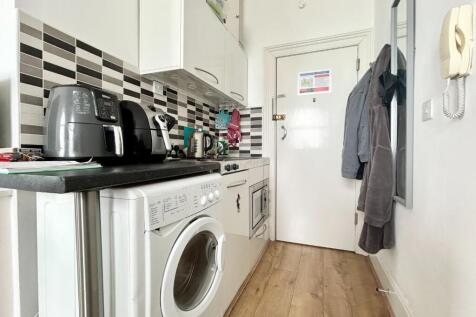 Kitchen area.jpg