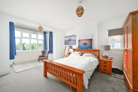111 goldstone cres bn3 (11).jpg
