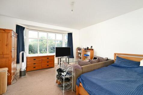 111 goldstone cres bn3 (13).jpg