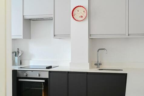 F2, 6 Stanford rd bn1 (19).jpg