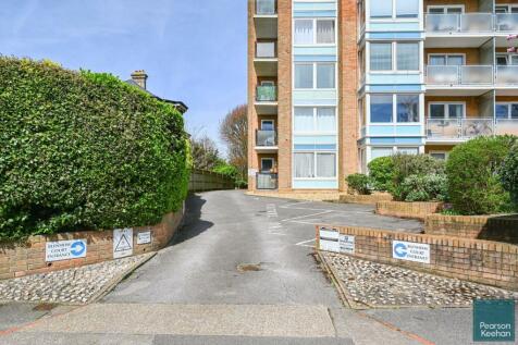 26 Blenheim ct bn3 (18).jpg