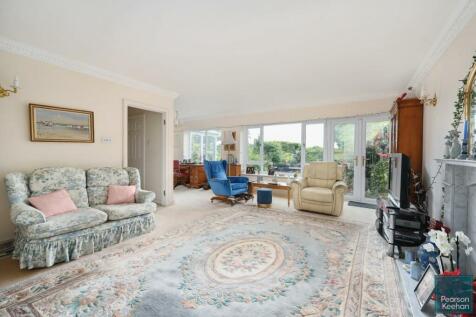 78 Shirley Drive, BN3 (19).jpg
