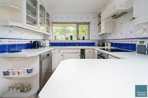 78 Shirley Drive, BN3 (9).jpg