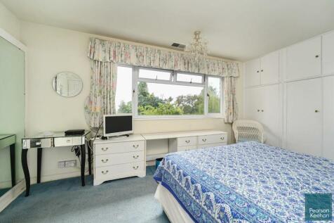 78 Shirley Drive, BN3 (17).jpg