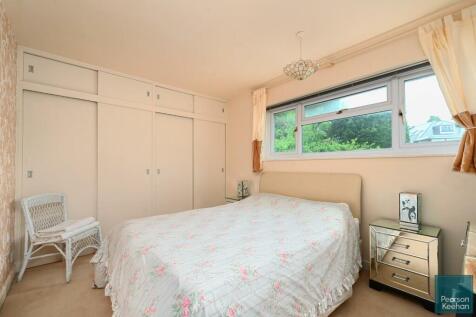 78 Shirley Drive, BN3 (16).jpg