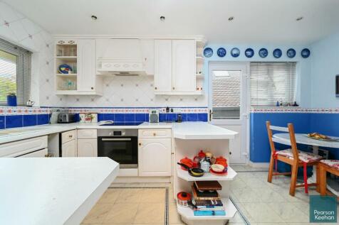 78 Shirley Drive, BN3 (8).jpg