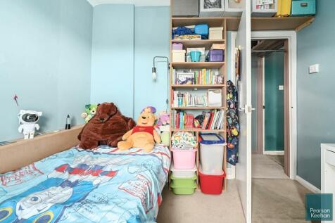 40 Shelldale Cresent, BN41 (10).jpg