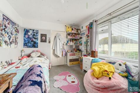 40 Shelldale Cresent, BN41 (13).jpg