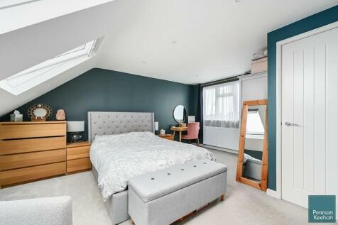 40 Shelldale Cresent, BN41 (15).jpg