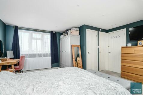 40 Shelldale Cresent, BN41 (18).jpg