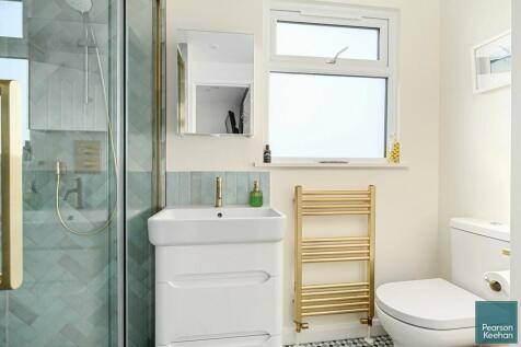 40 Shelldale Cresent, BN41 (19).jpg